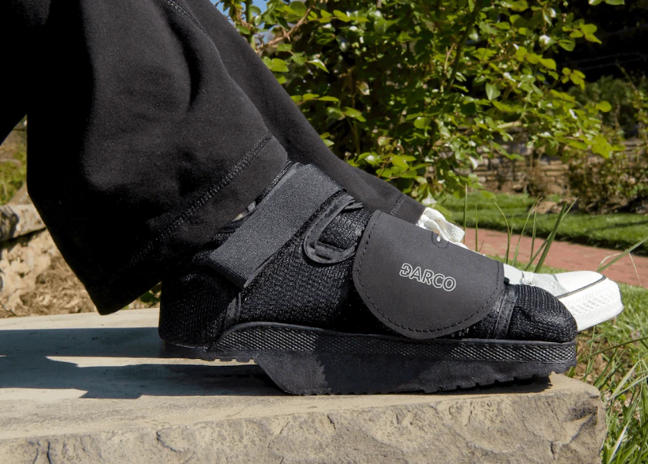 Darco HeelWedge Off-Loading Shoe - Image 3