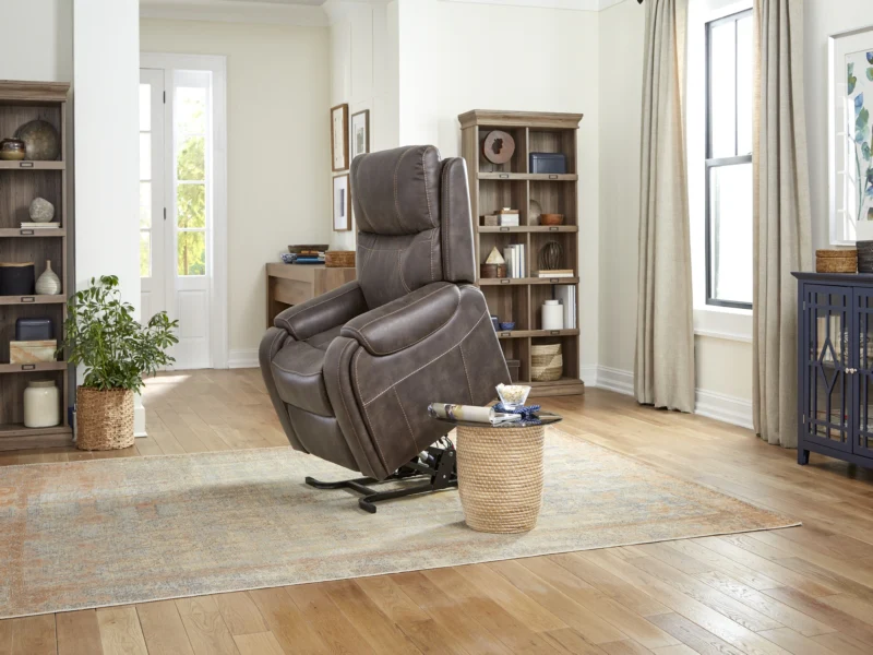 Golden Technologies DeLUNA Titan Series Lift Chair - Image 3