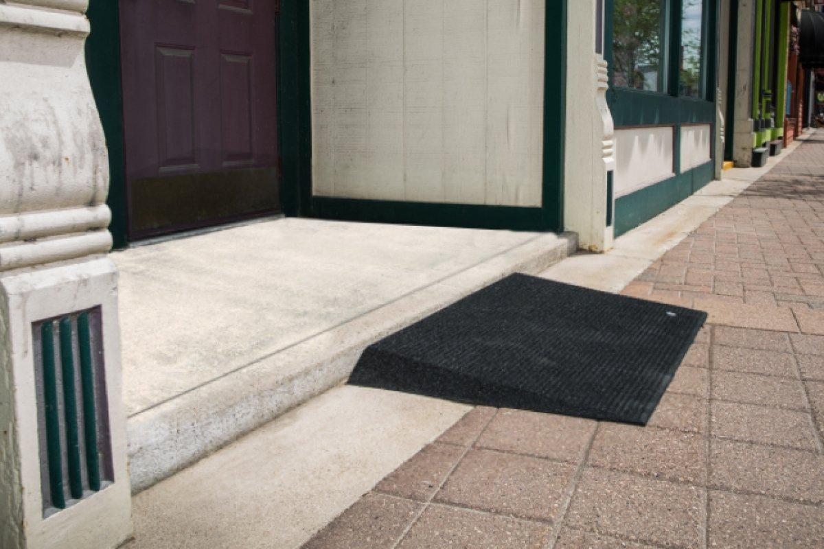EZ-Access Transitions Rubber Angled Entry Mat