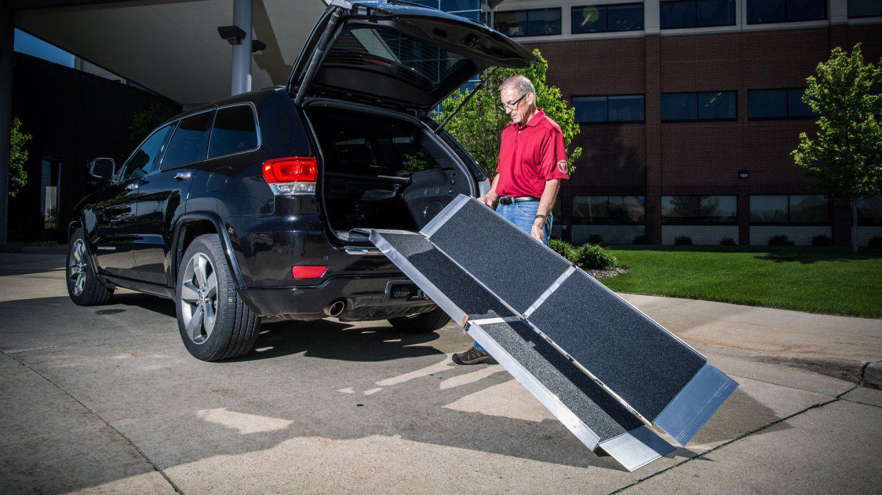 EZ-Access Trifold Advantage Series Ramp - Image 3
