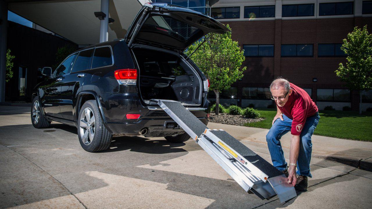 EZ-Access Trifold Advantage Series Ramp - Image 5