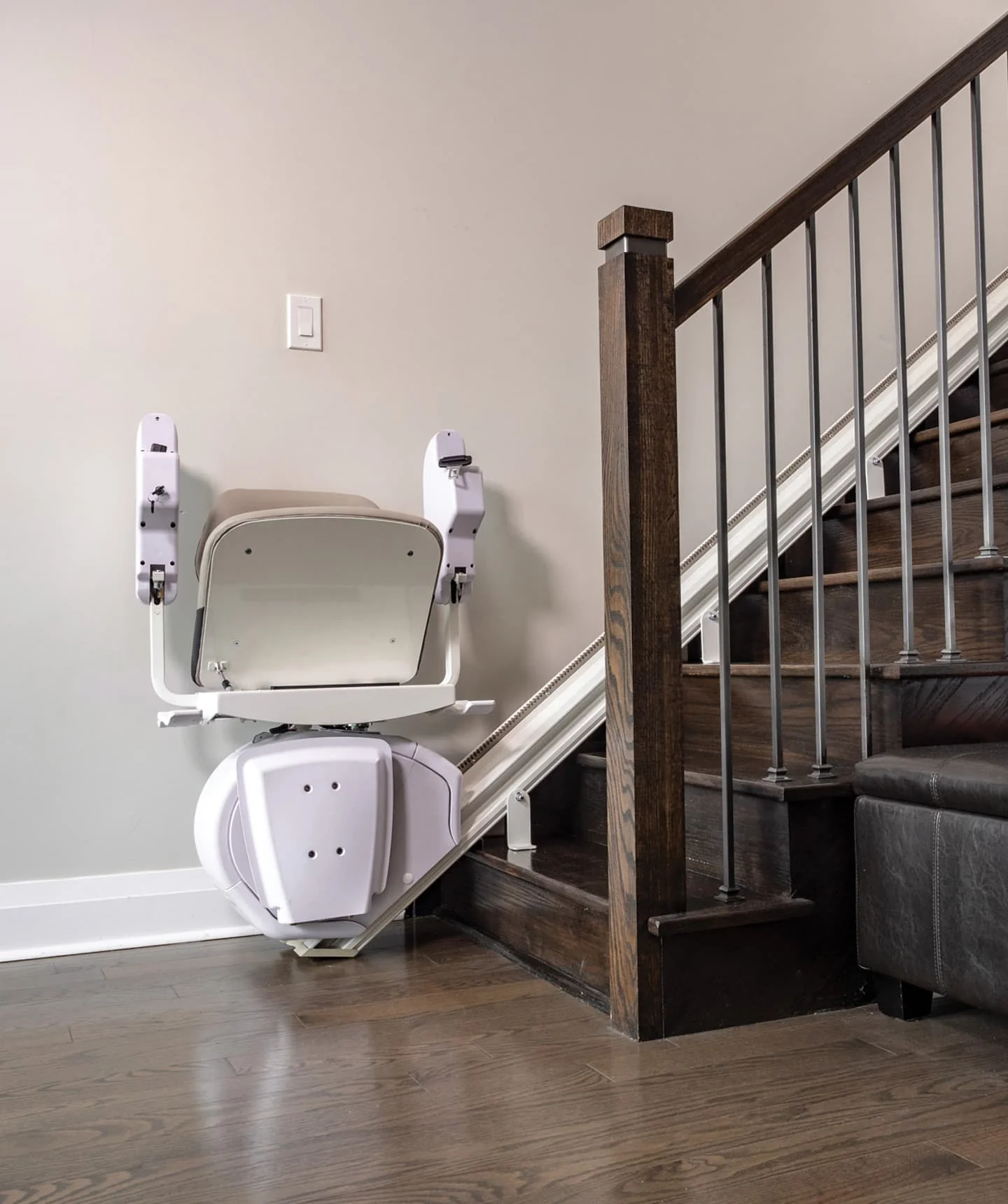 Savaria K2 Plus Straight Stairlift - Image 3