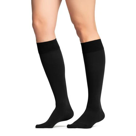 Jobst Womens Opaque Maternity Knee High 15-20mmHg - Image 3