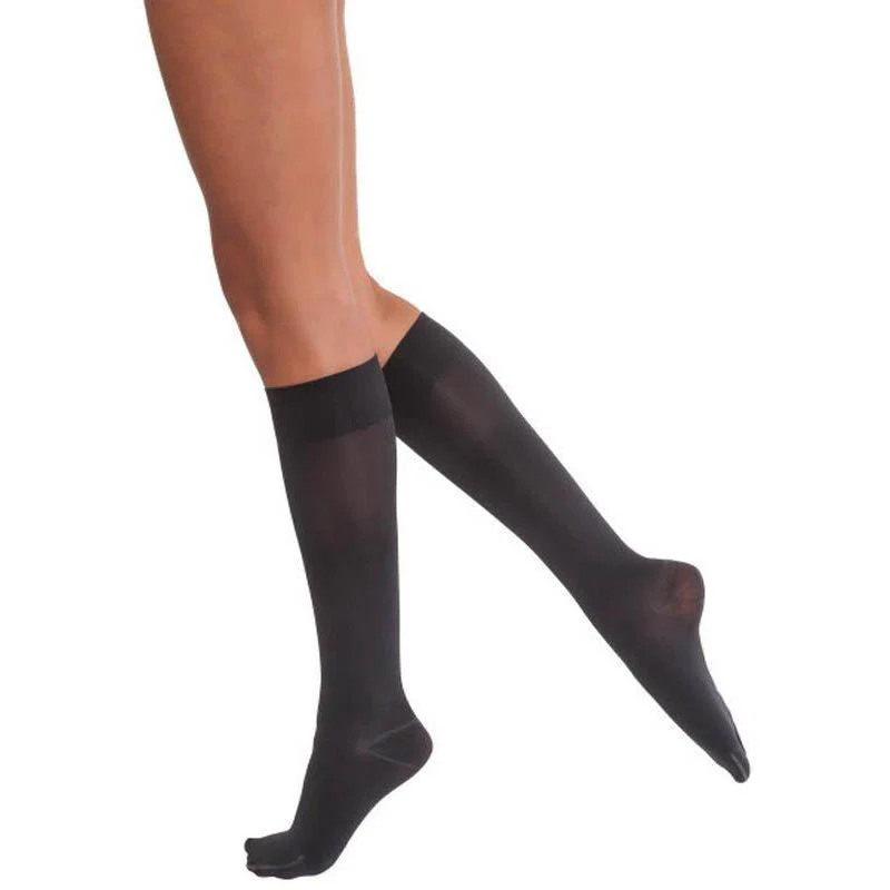 Jobst Womens Opaque Maternity Knee High 15-20mmHg - Image 9