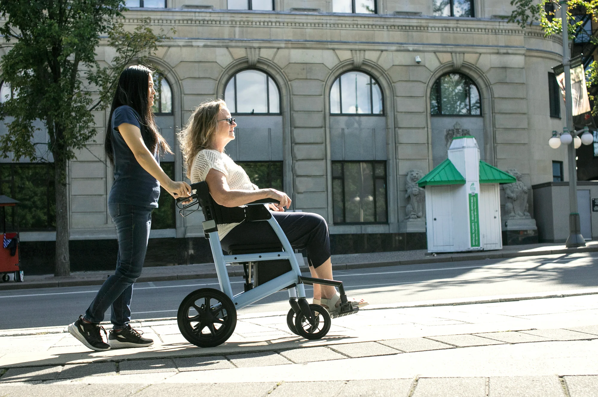 Triumph Prestige 2 in 1 Rollator - Image 7