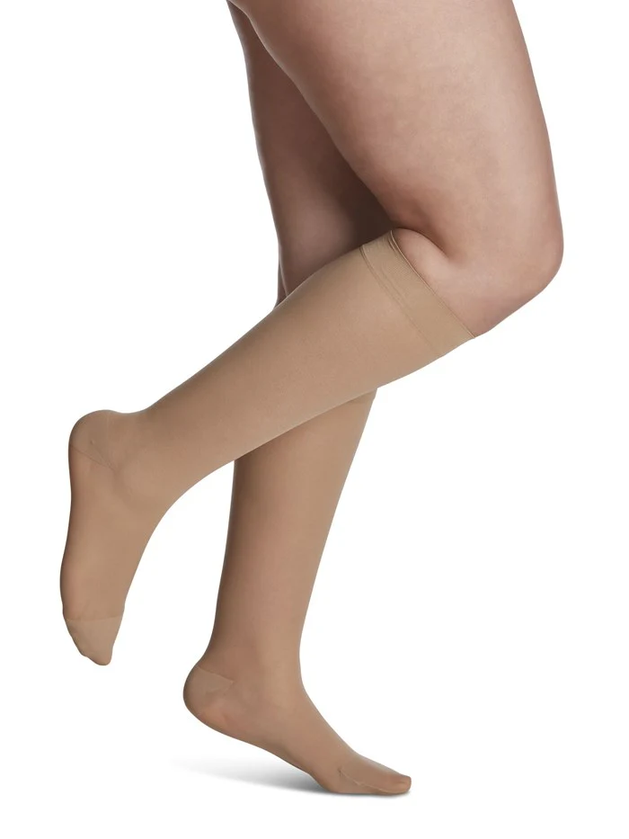 Sigvaris Womens Sheer Knee High 15-20mmHg - Image 3