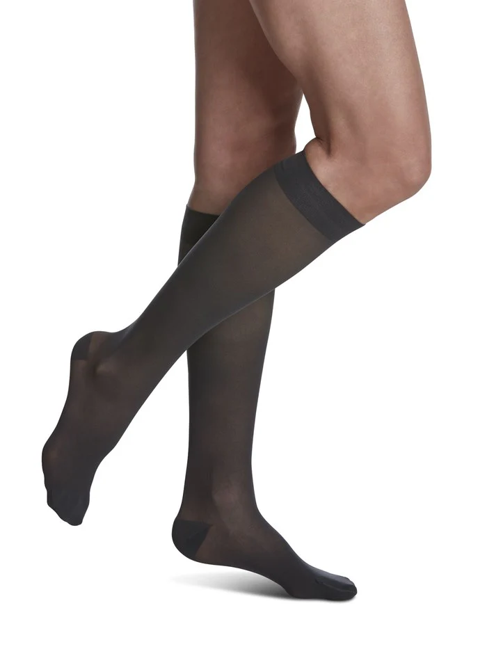 Sigvaris Womens Sheer Knee High 15-20mmHg - Image 4
