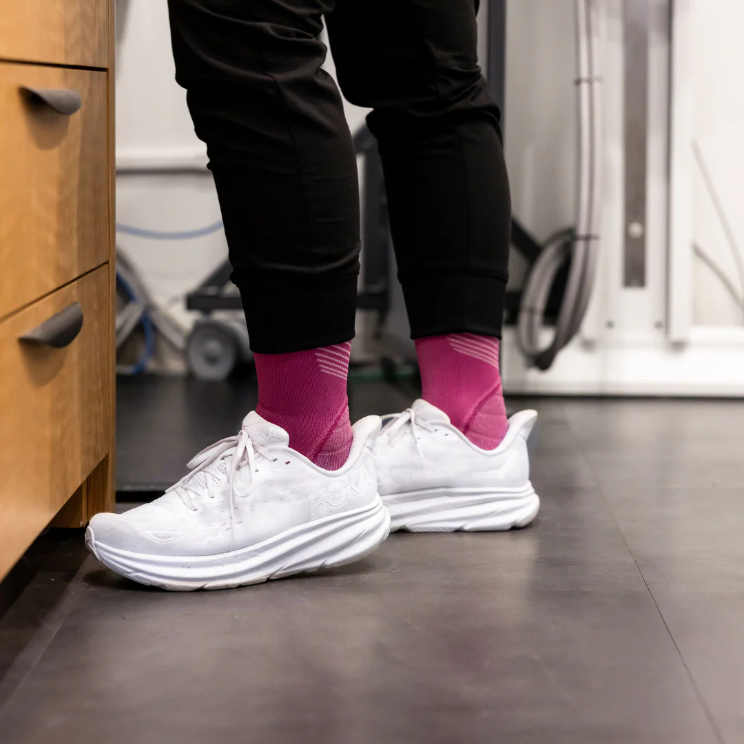 Sigvaris Motion Flow Tech Knee High 20-30mmHg - Image 3