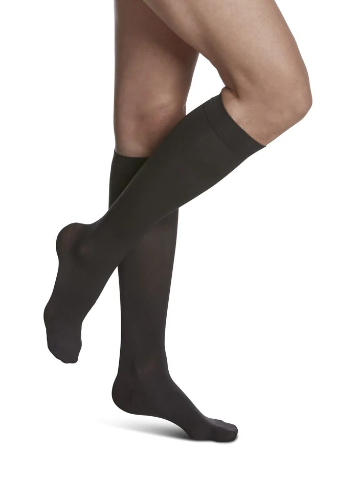 Sigvaris Womens Soft Opaque Knee High 15-20mmHg - Image 4