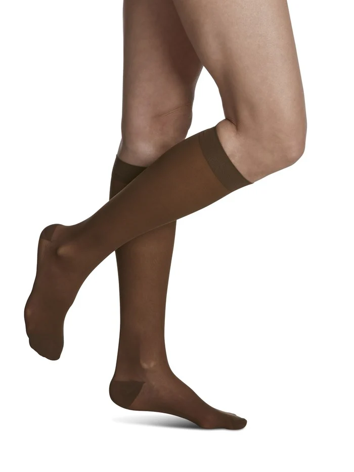 Sigvaris Womens Sheer Knee High 20-30mmHg - Image 9