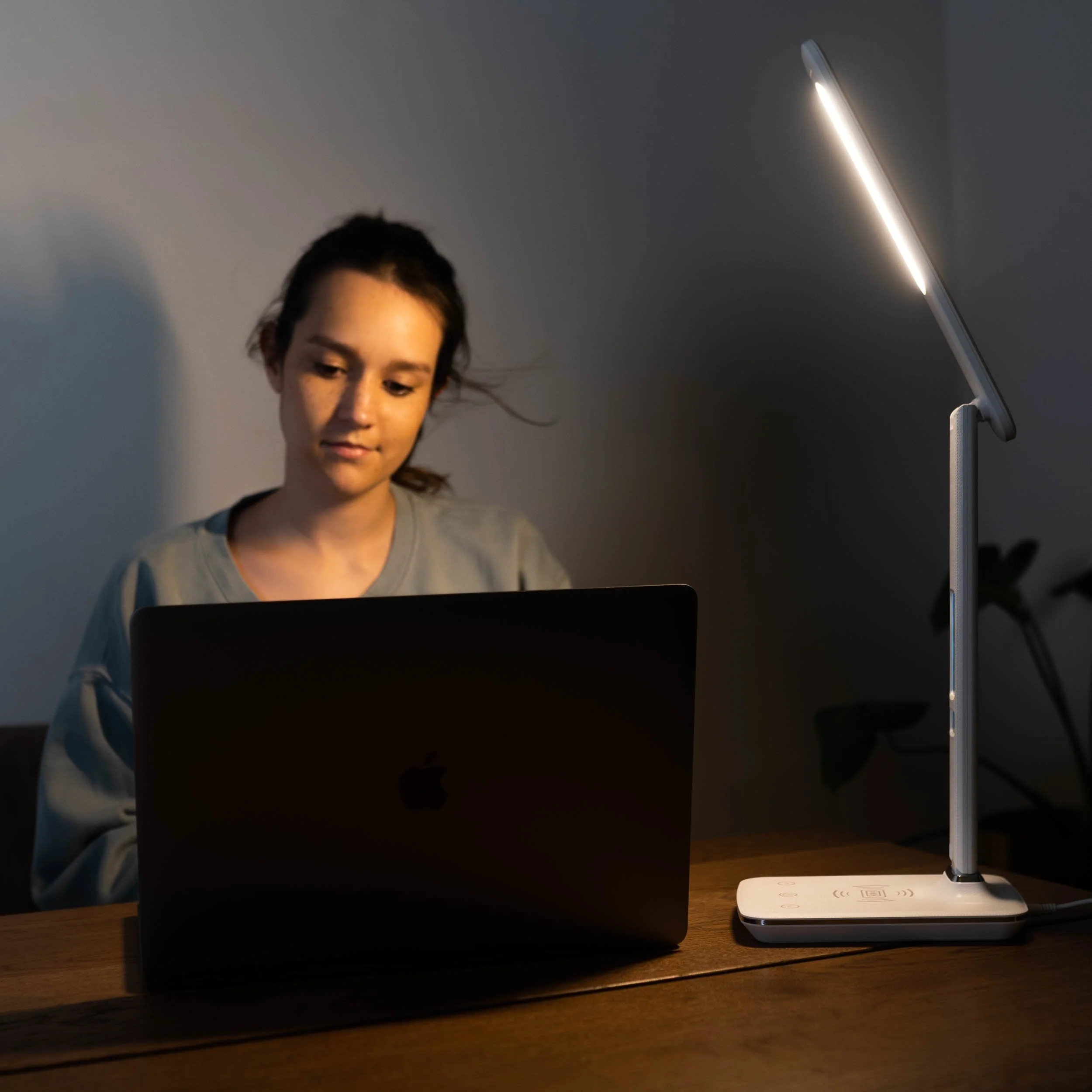 TheraLite Radiance Mood and Energy Enhancing Light 10,000 LUX - Image 3