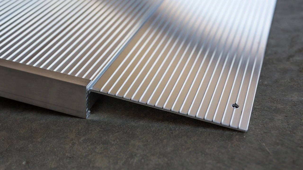 EZ-Access TRANSITIONS Angled Entry Ramp - Image 3