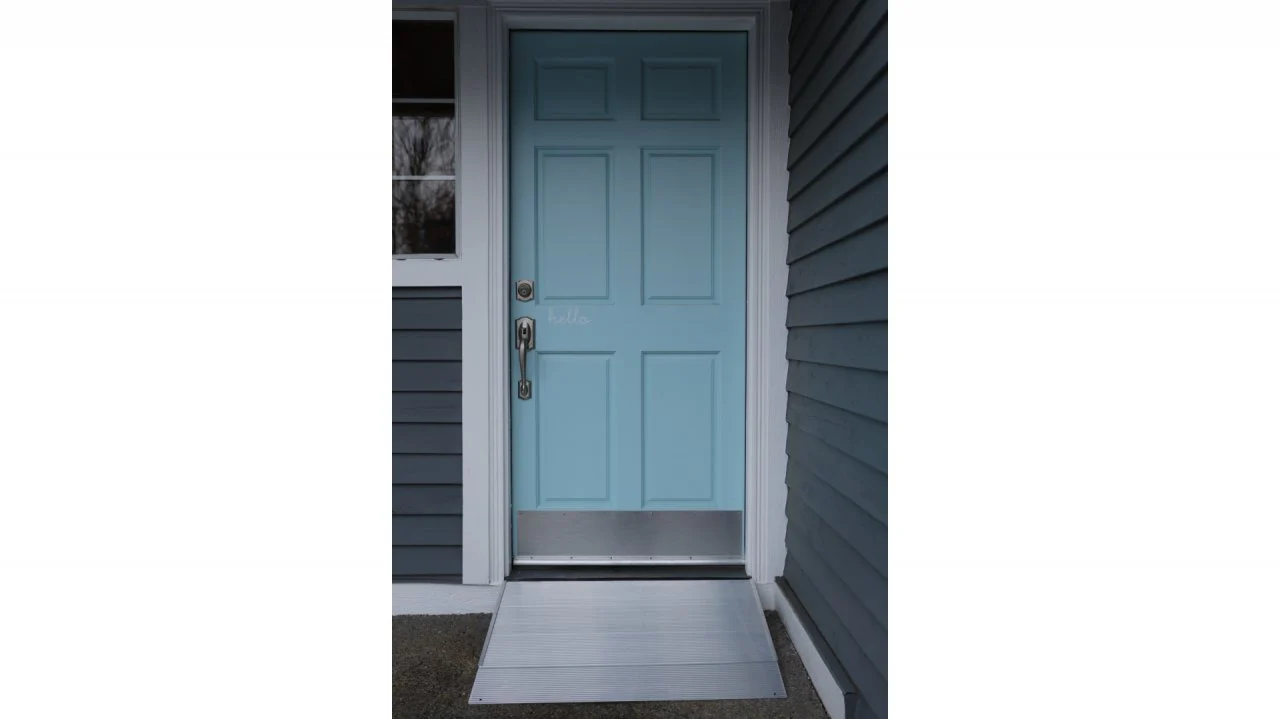 EZ-Access TRANSITIONS Angled Entry Ramp - Image 5