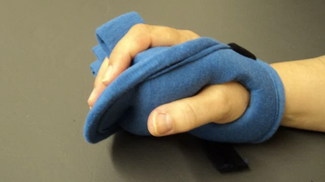 Ventopedic Premium Palm Protector with Finger Separators - Image 2