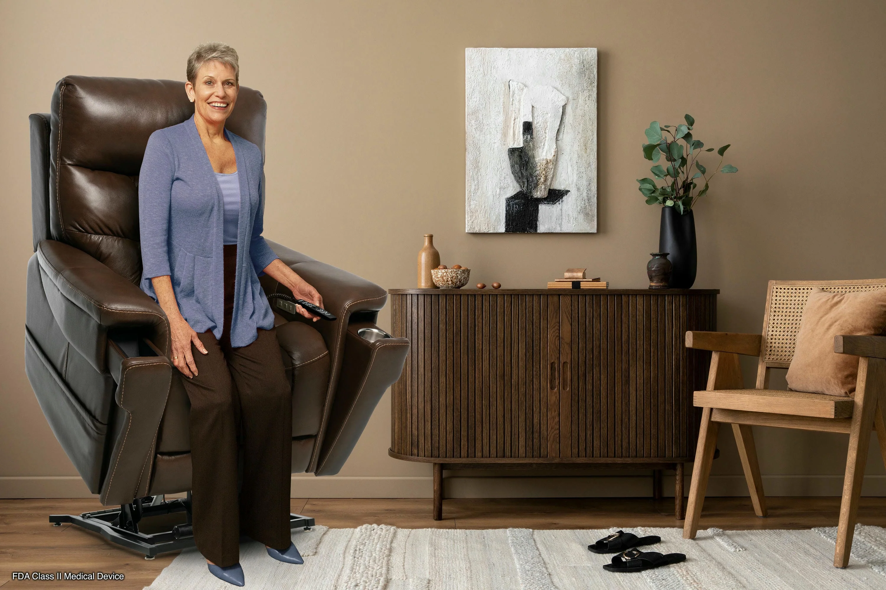 Pride Mobility VivaLift Ultra Lift Chair - Image 3