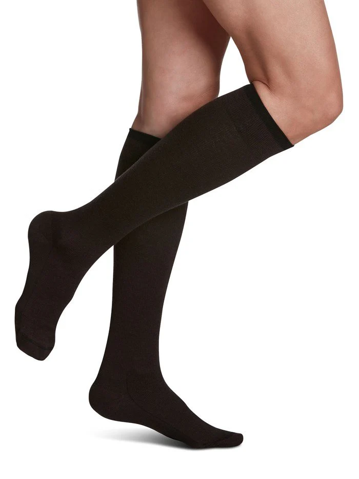 Sigvaris Womens All Season Merino Wool Knee High 15-20mmHg - Image 2