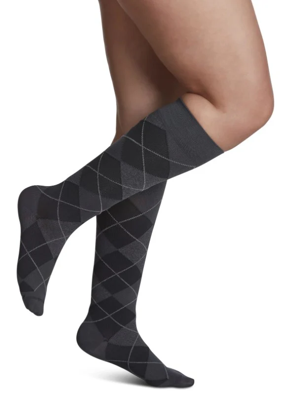 Sigvaris Womens Microfiber Patterns Knee High 15-20mmHg - Image 6